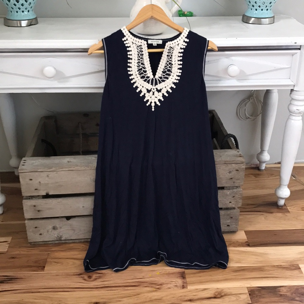 Lilly-ish dress.